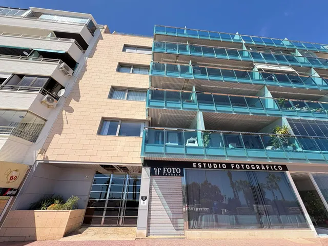 Apartamento moderno y espacioso en primera línea de mar junto a Playa del Cura. ¡3 dormitorios, 2 baños, balcón con vistas al mar (sureste) y piscina comunitaria! — 46