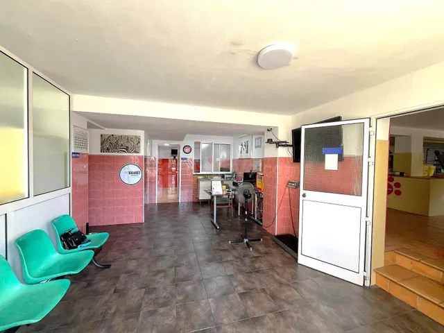 VENTA AMPLIO LOCAL COMERCIAL ARROYO DE LA MIEL - foto 2