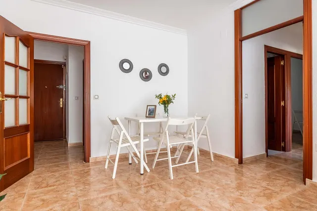 PISO DE 4 DORMITORIOS CONVERTIDO EN 2 EN PLENO CORAZÓN DE TRIANA — 8