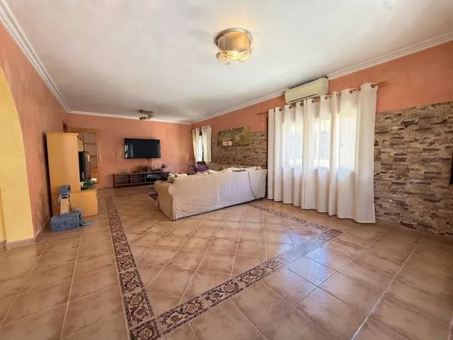 Exclusivo chalet con piscina y casa de invitados independien - foto 4
