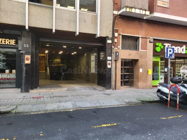 VENTA GARAJE EN CALLE POZAS CON DOCTOR AREILZA - foto 2