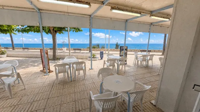 Heladería frente al mar en L’Ametlla de Mar: traspaso 38.000