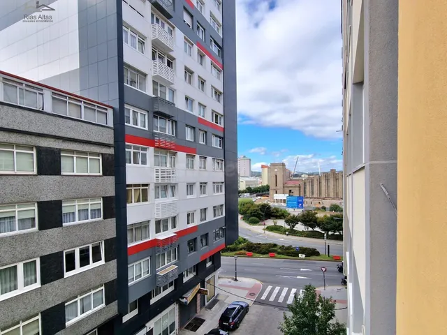 Piso en venta en Los Mallos, A Coruña - Oportunidad única - foto 2
