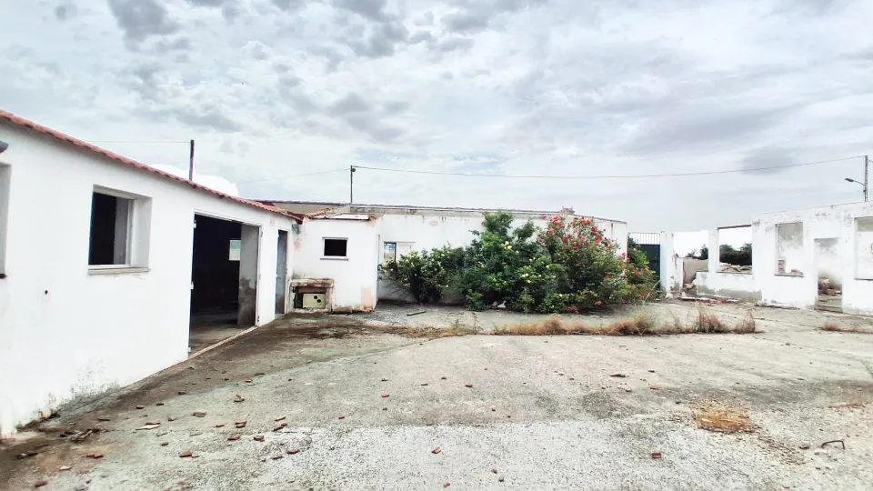 Urbis te ofrece un solar en venta en Cantalapiedra, Salamanca.