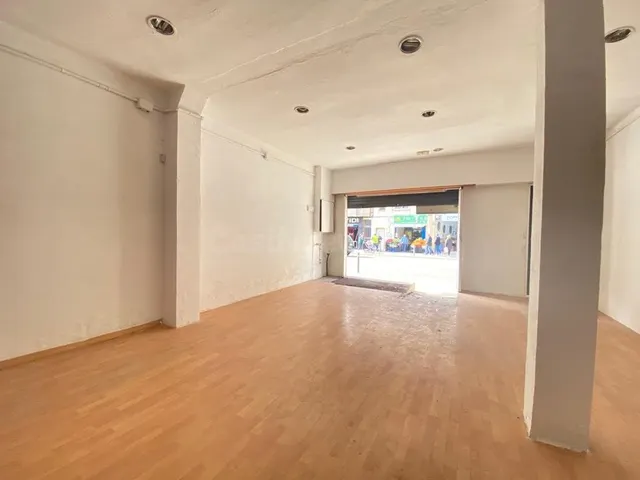 LOCAL EN PRIMERA LINEA COMERCIAL EN LA CREU DE BARBERÀ - foto 4