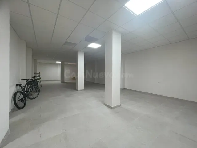 Local comercial reformado de 166 m2 en Guardamar del Segura - foto 4