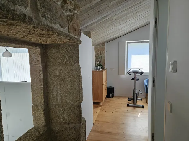 CONJUNTO ARQUITECTÓNICO REFORMADO EN PLENA RIA DE MUROS CON VARIOS PREMIOS DE ARQUITECTURA — 50