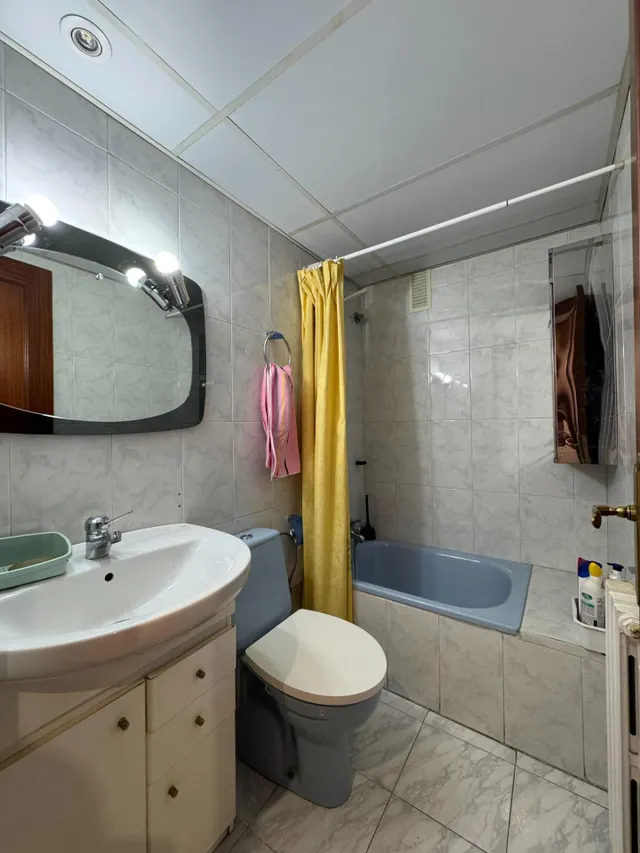 Amplio y Moderno Piso en Avd. Navarra, Zaragoza — 23