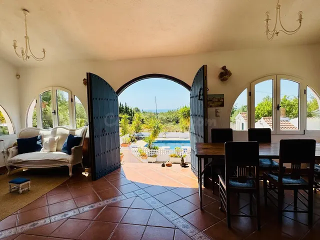 Finca Rústica de 16.000 M2, con gran Masía, piscina y vistas - foto 4