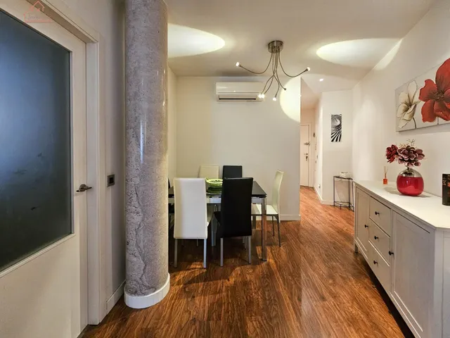 Inmueble en venta con terraza, plaza de garaje y trastero junto al Metro Urgel! — 16