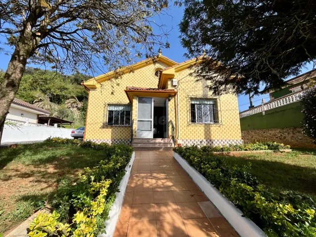 CASA CON JARDIN EN CAMARGO