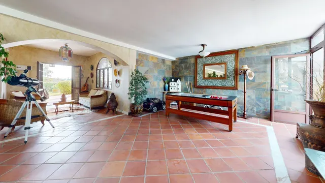 Chalet de lujo en Sansueña, Córdoba con 600 m2 construidos, parcela de 1.500 m2, piscina privada y amplios dormitorios — 35