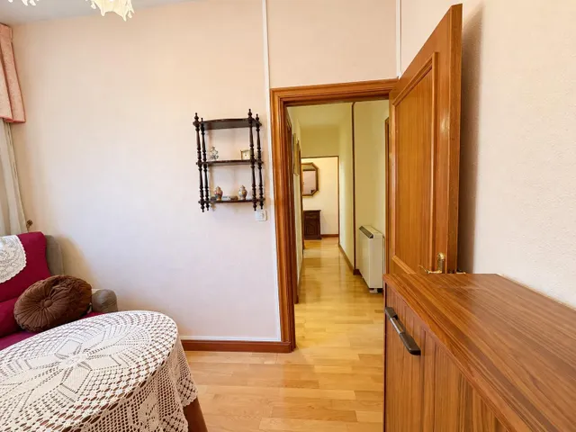 Piso de 2 dormitorios con terraza y grandes posibilidades de reforma en Simancas, Madrid — 27
