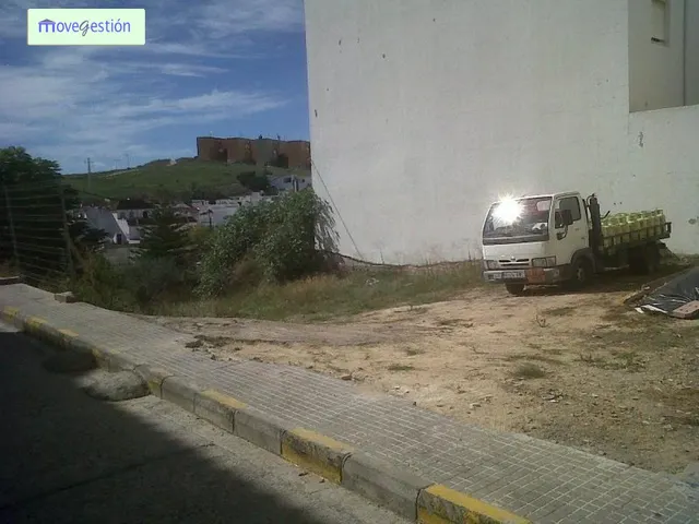 SOLAR EN ARCOS DE LA FRONTERA — 2