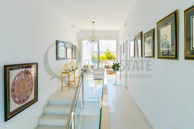 VILLAS EXCLUSIVAS EN GRAN ALACANT: LUJO, DISEÑO Y CONFORT EN - foto 5