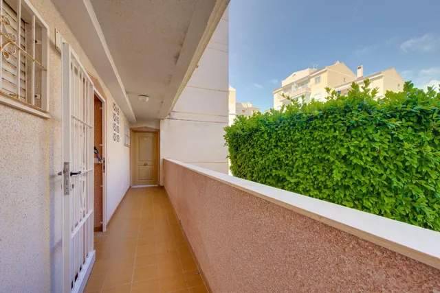 Apartamento de dos dormitorios en residencial con piscina comunitaria — 22