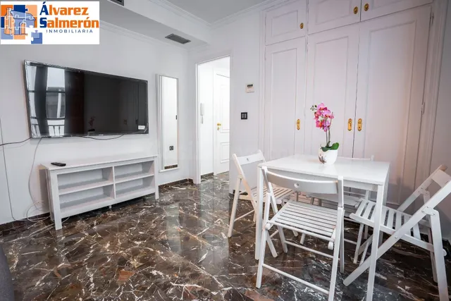 PISO CON LICENCIA TURISTICA EN CALLE NAVAS — 5
