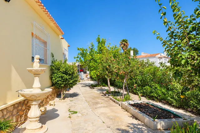 Descubre esta impresionante villa reformada ubicada cerca de Calpe, a pocos minutos andando del centro y las playas — 14