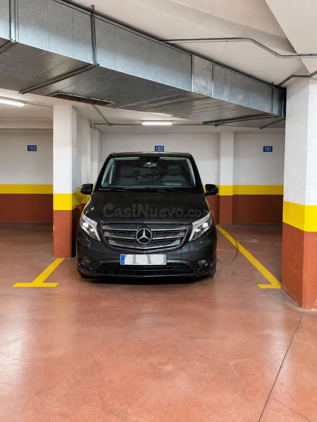 Se alquila amplia plaza de garaje por 50 € al mes. - foto 2