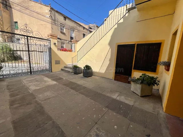 Magnífica casa amb encant a Calaf, gran pati i totalment equ - foto 4