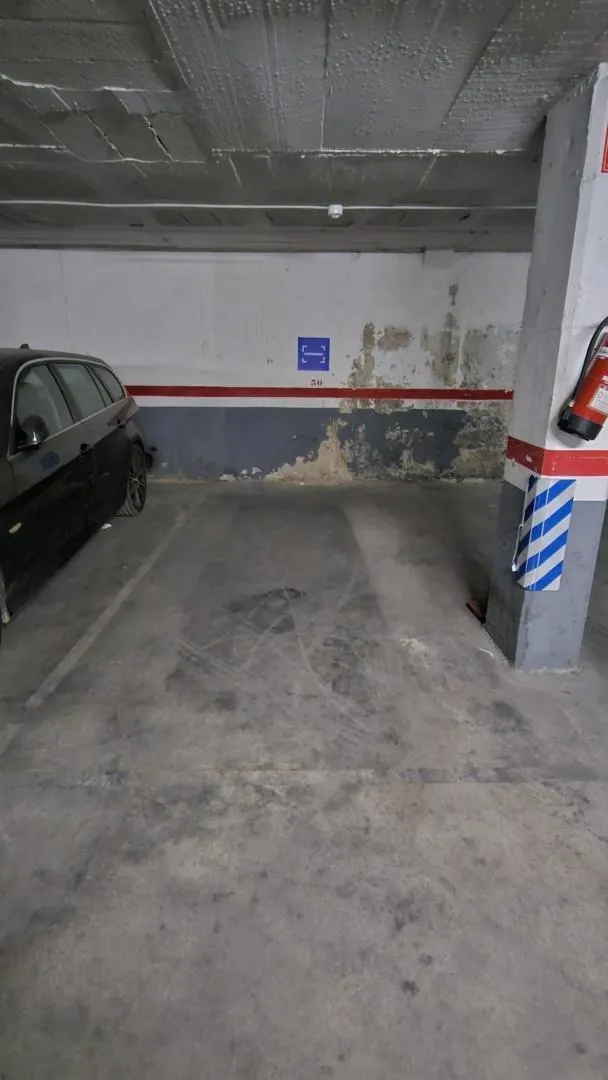 Se vende plaza de aparcamiento en Sants - Montjuïc / el Poble Sec (Barcelona). — 8