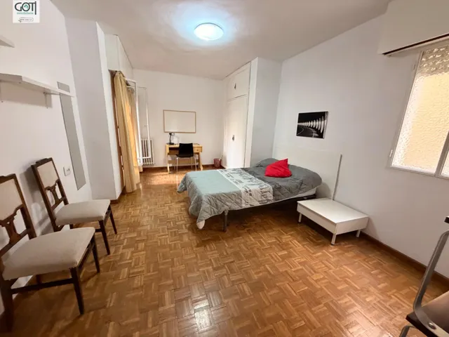 Amplio y Moderno Piso en el Corazón de Granada por €900 — 18
