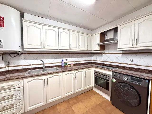 Piso de 4 habitaciones en alquiler en Torrent — 3