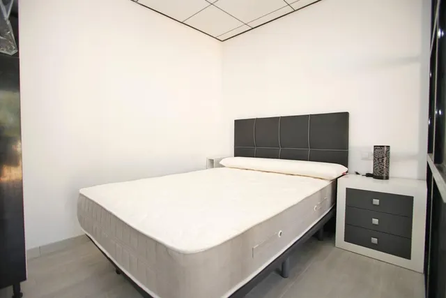 CHALET INDEPENDIENTE CON PISCINA EN LOS ÁNGELES — 44