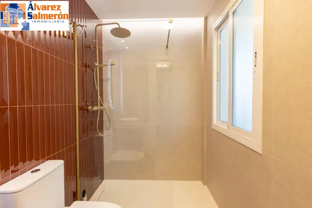 ¡exclusivo apartamento en primera linea de playa con reforma integral de alta gama! — 28