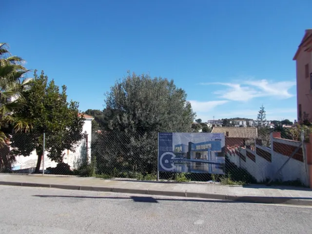 Fantástica parcela en El Vendrell - Urbanización Oasis — 5