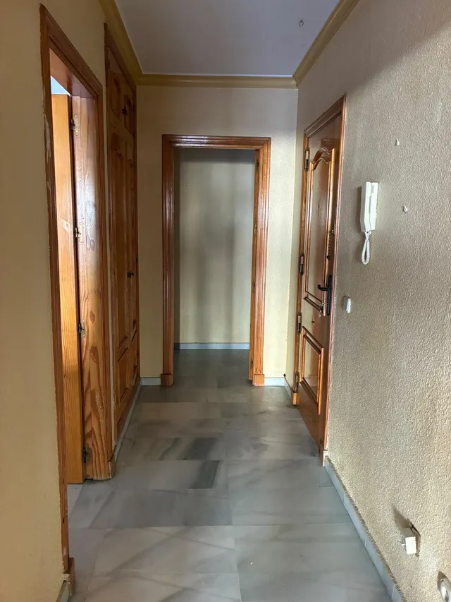 OPORTUNIDAD EN BEL-AIR · BAJO DE 3 DORMITORIOS, 2 BAÑOS, GRAN TERRAZA Y PISCINAS · 2 — 27