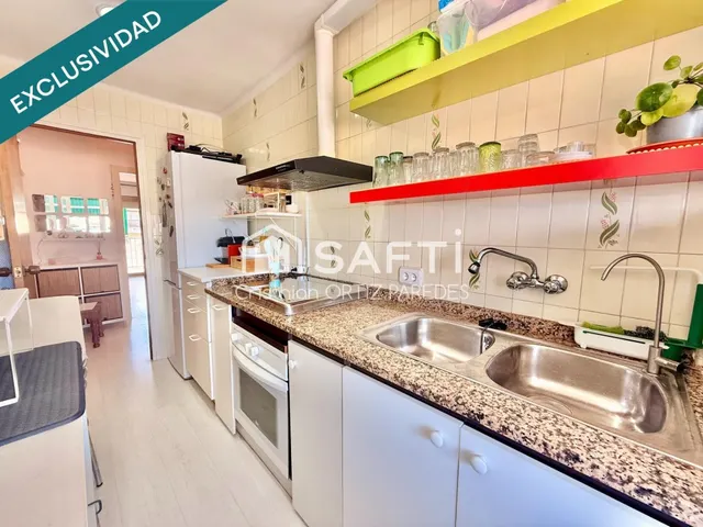Se vende piso en primera línea con piscina — 17