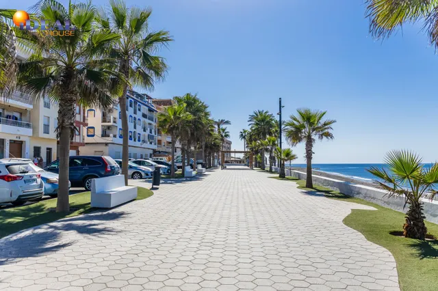 FANTÁSTICO PISO JUNTO A LA PLAYA - LA RÁBITA — 30