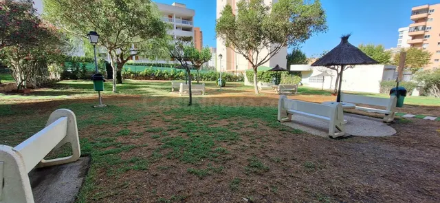 Apartamento reformado con piscina y parking comunitario — 23