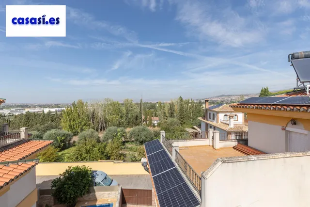 Adosada con 4 dormitorios, amplias terrazas y vistas a Granada y sierra nevada — 36