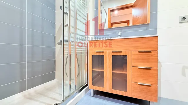 PRECIOSA VIVIENDA SEMINUEVA SITUADA EN O COUTO — 19
