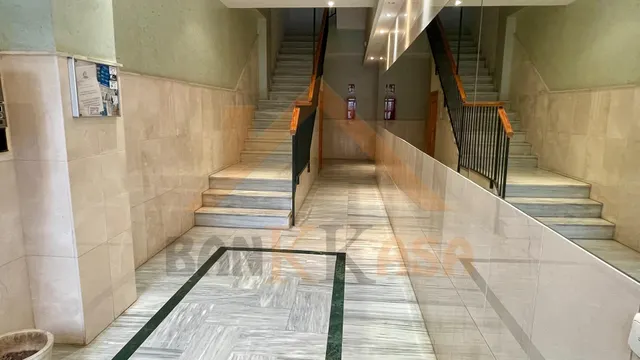 AMPLIO PISO DE 3 DORMITORIOS — 30