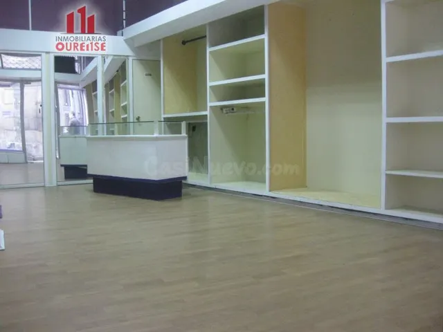 LOCAL COMERCIAL EN LA ZONA JARDIN DEL POSIO. — 2