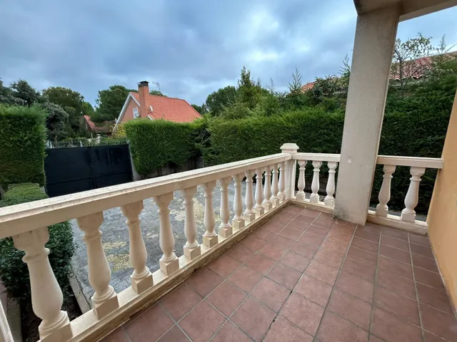 CHALET INDEPENDIENTE EN UNA PLANTA — 29