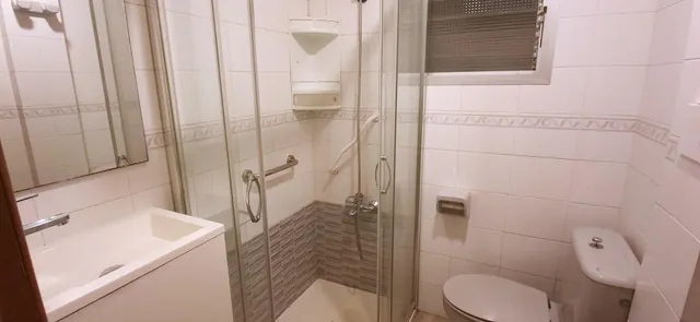 OPORTUNIDAD ÚNICA EN LA ZONA — 21
