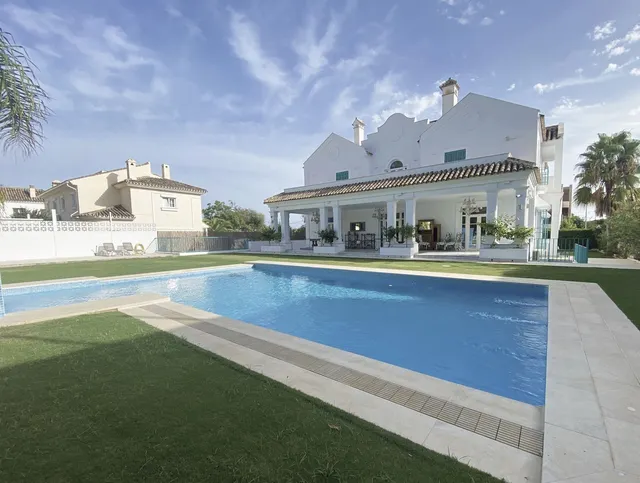 Chalet 13 habitaciones 1002m² en venta - Marbella — 47