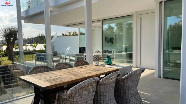 Espectacular Villa en venta con vistas al mar y montaña en M