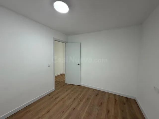 Apartamento con terraza, Alicante, Torrevieja, Playa del Acequión. 3 habitaciones, 108 m2, 90 metros al mar — 21