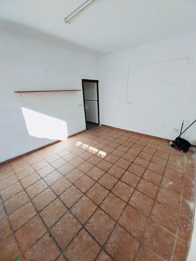Se vende negocio de restauración en fantástica ubicación — 28