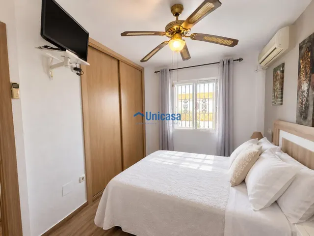 Casa con 3 dormitorios, espacio trasero y muchas posibilidades — 20
