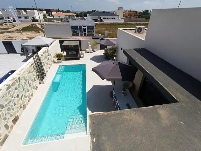 Villa con piscina privada en Daya Nueva — 17