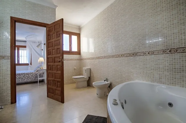 VILLA AUTÉNTICA ESPAÑOLA CON IMPRESIONANTE VISTA PANORÁMICA AL MAR — 20