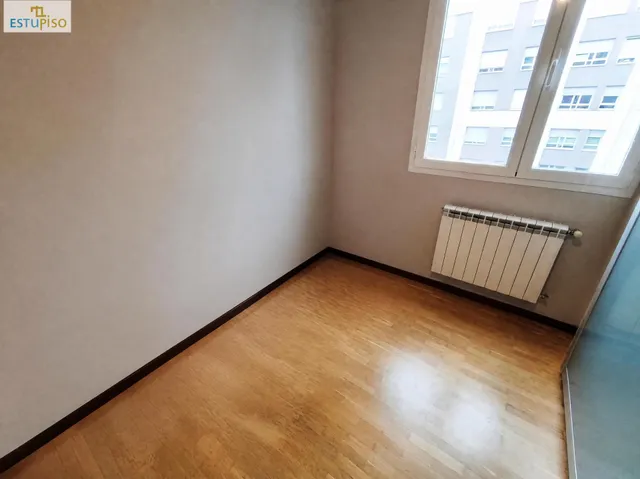 ¡TU OPORTUNIDAD EN SALBURUA! 85m2-3 habitaciones, SUR, garaje y trastero incl. - Urbanización zonas verdes  + Trastero 16m2 — 18