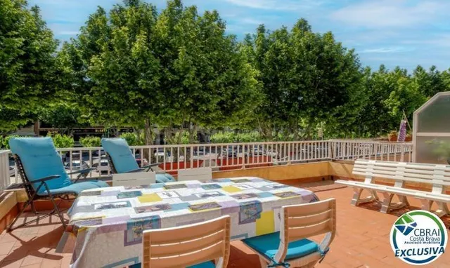 Precioso estudio reformado con gran terraza de 23m2 en el ce