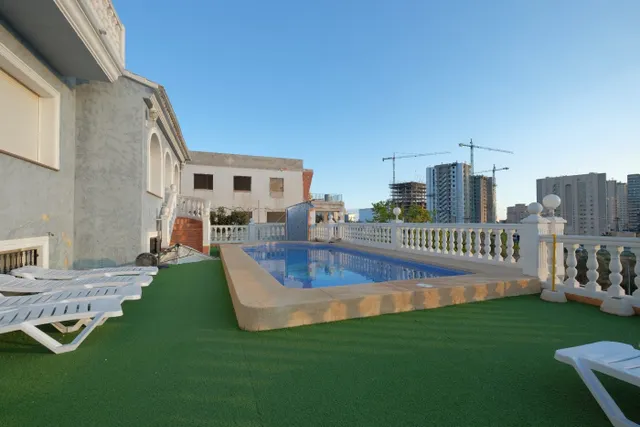 INCREÍBLE VILLA FAMILIAR EN LA MEJOR ZONA — 7